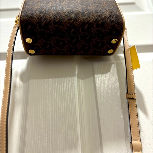 ***NWT***
Michael Kors logo mini duffel style bag - Picture 5 of 6